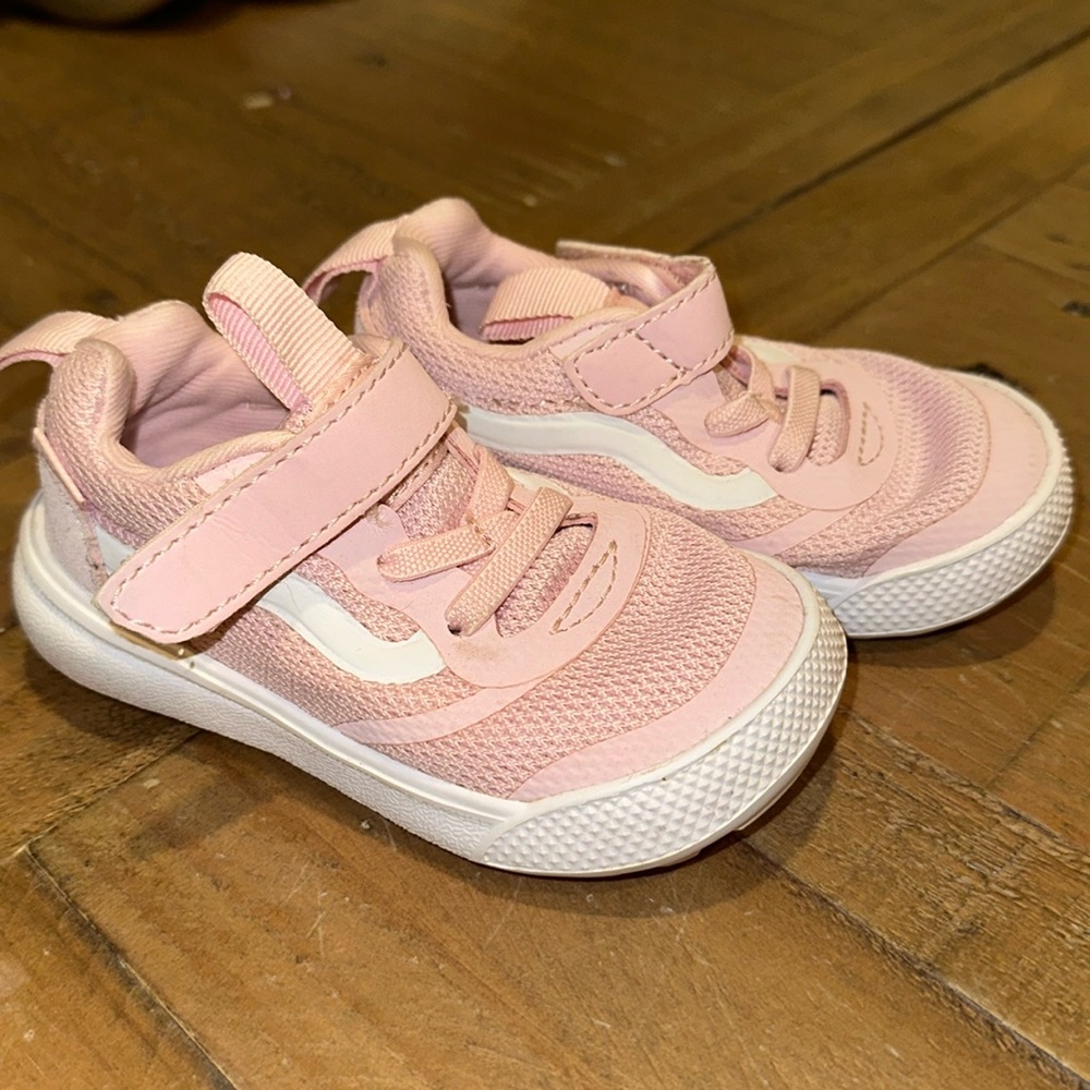 Vans Toddler Ultrarange 66 V Sneaker-Pink